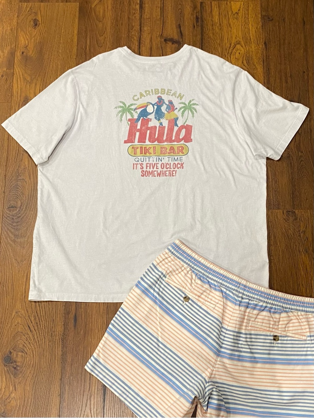 Caribbean Men’s Graphic ‘Hula Tiki Bar’ Short Sleeve White T-Shirt Size 2XT